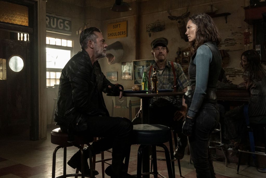 Lauren Cohan as Maggie, Jeffrey Dean Morgan as Negan, Jimmi Simpson as Dillard - The Walking Dead: Dead City _ Season 3, Episode 1 - Photo Credit: Robert Clark/AMC