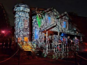 Exterior of the Widows maze at Knott's Scary Farm 2026. Photo: Sarabeth Pollock