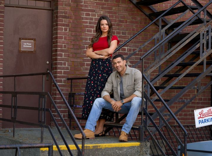 Kimberley Sustad and Jesse Metcalfe in Absolutely Devoted to You. Credit: ©2026 Hallmark Media/Photographer: Courtney Julien