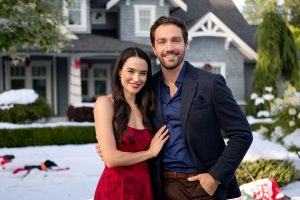 Rhiannon Fish and Jake Foy in Who's Coming for Christmas? Photo: Hallmark Media
